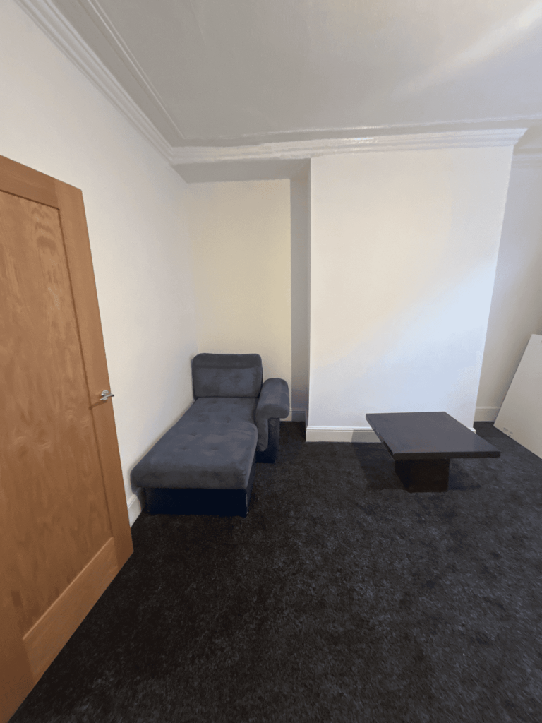 LIVINGROOM ONE