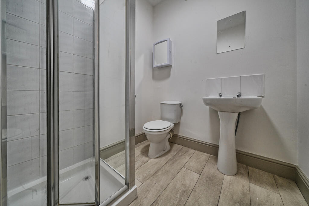 Shower / WC
