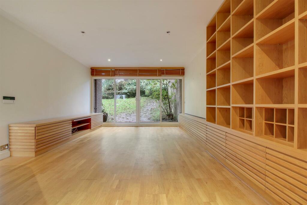 lounge-toward-window-2