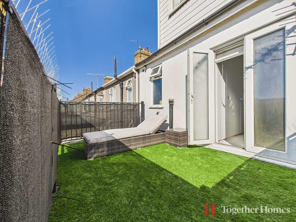ROOF TERRACE