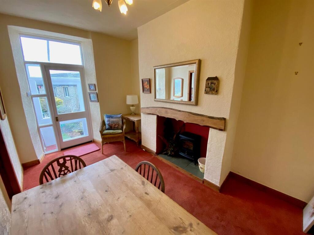 dining room.jpg