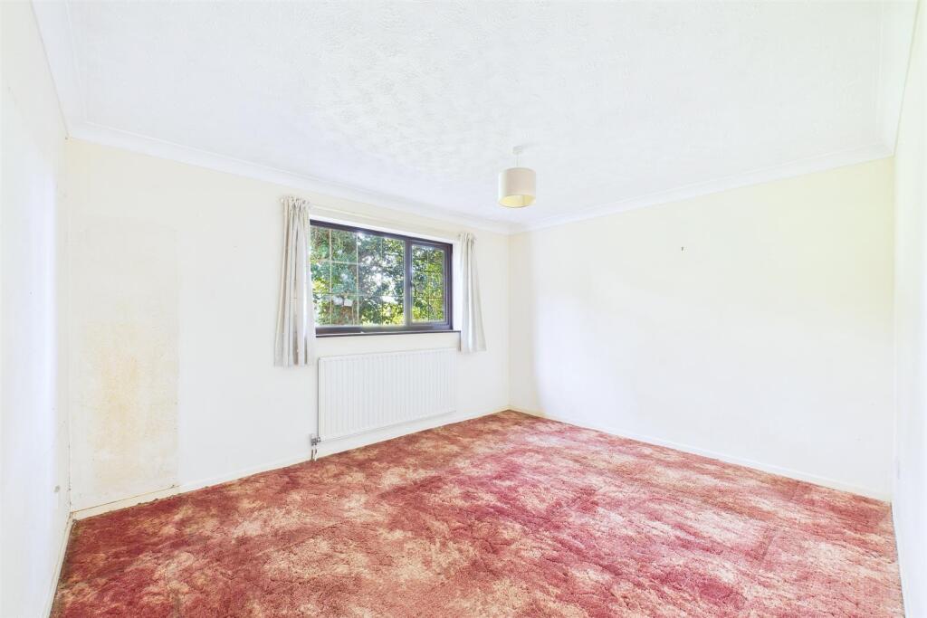 Bedroom 1.jpg