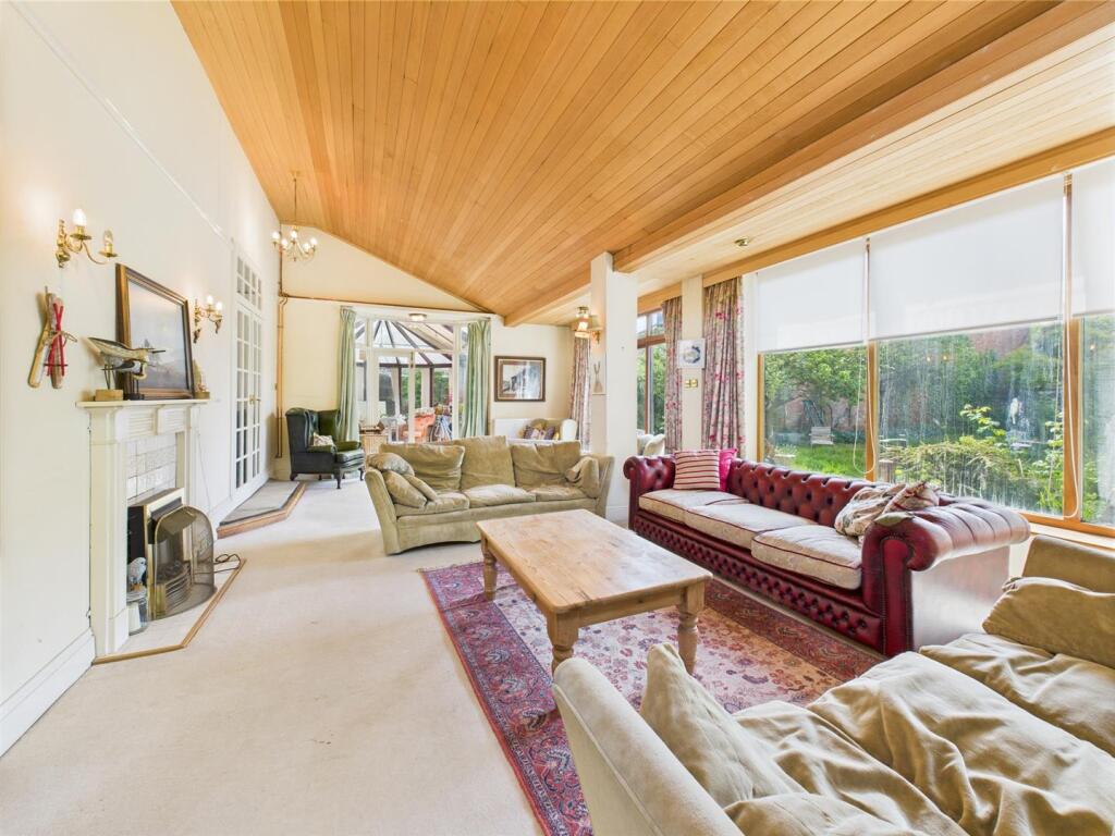 Lounge: