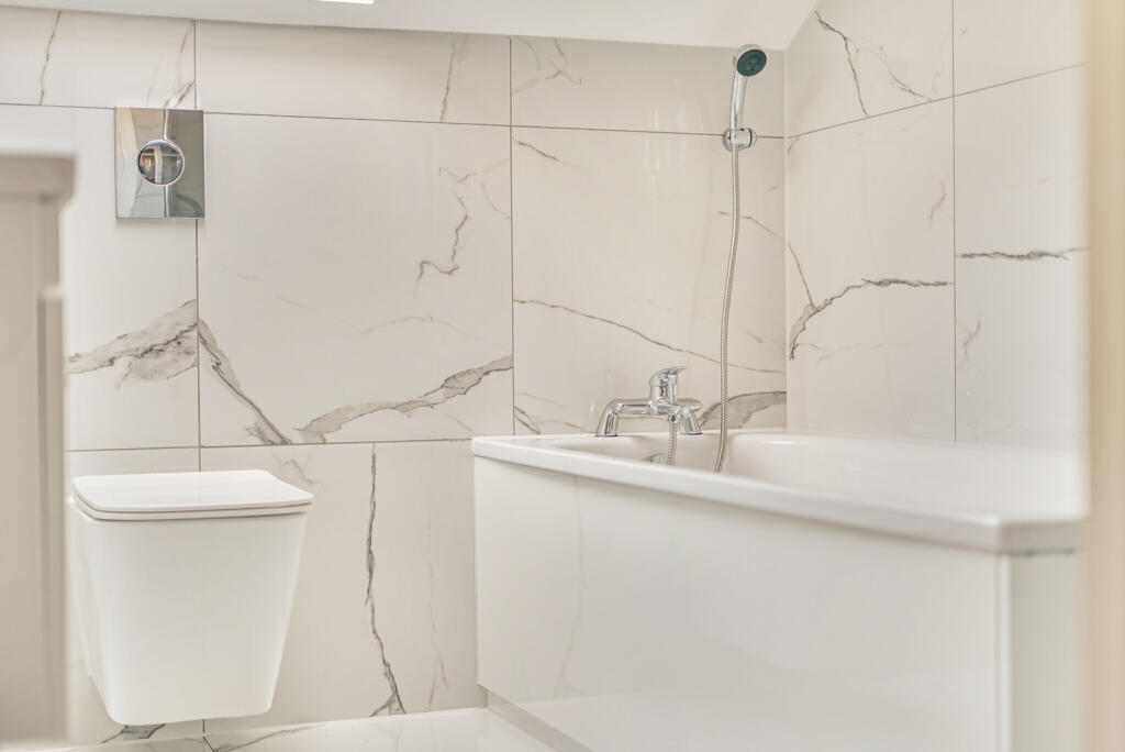 1358821-21-68e3e7...