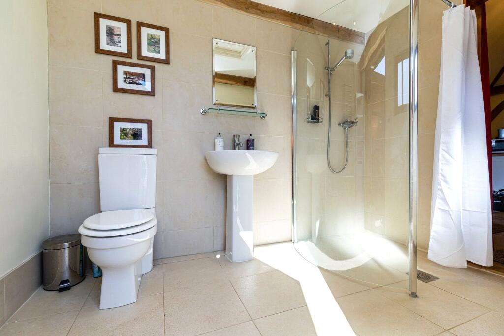 Annexe Shower Room