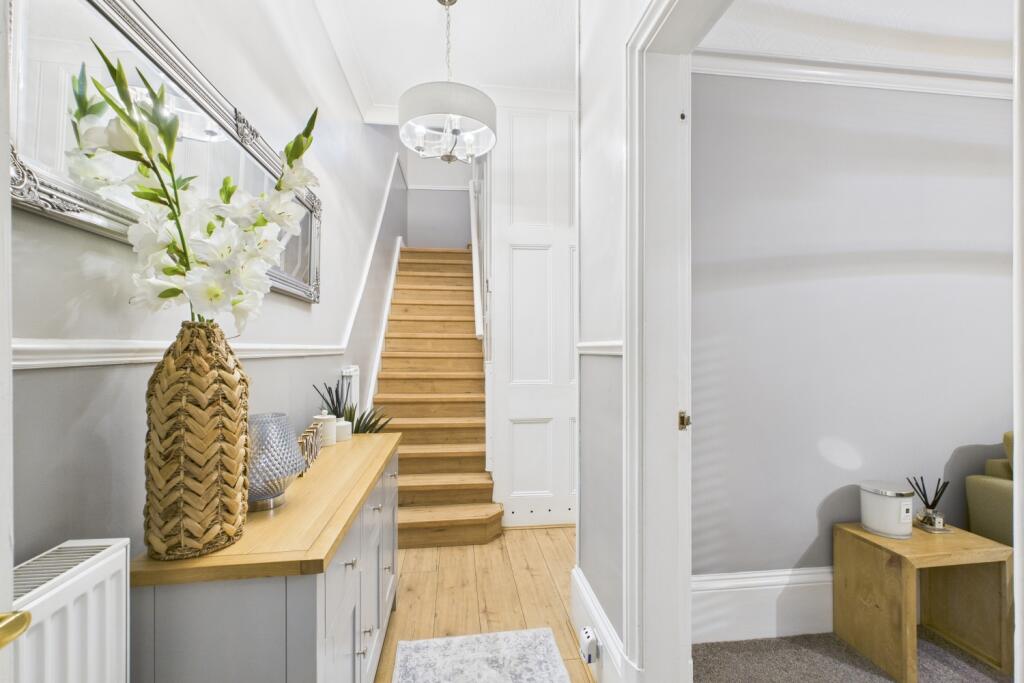 EweMove Spalding - Pinchbeck Rd - Hallway