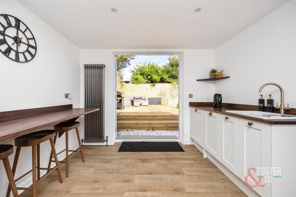 Redhill Close_9-019.JPG