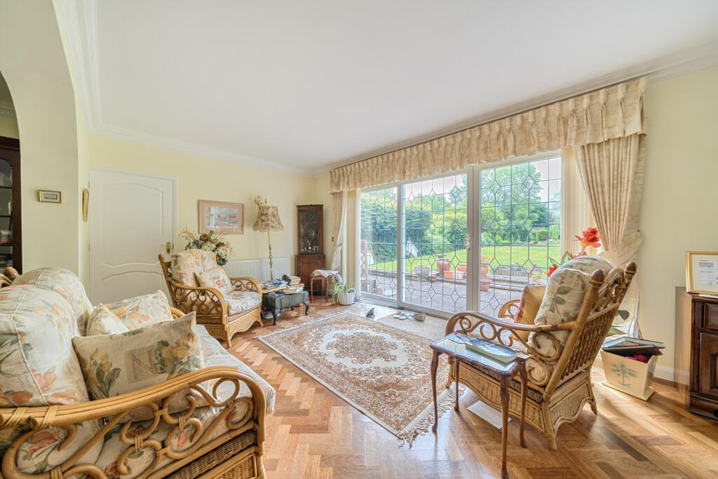 1301569-15-684812...