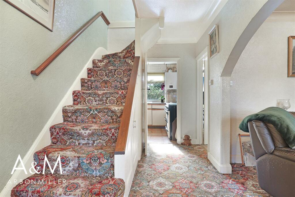 Open Plan Entrance Hall