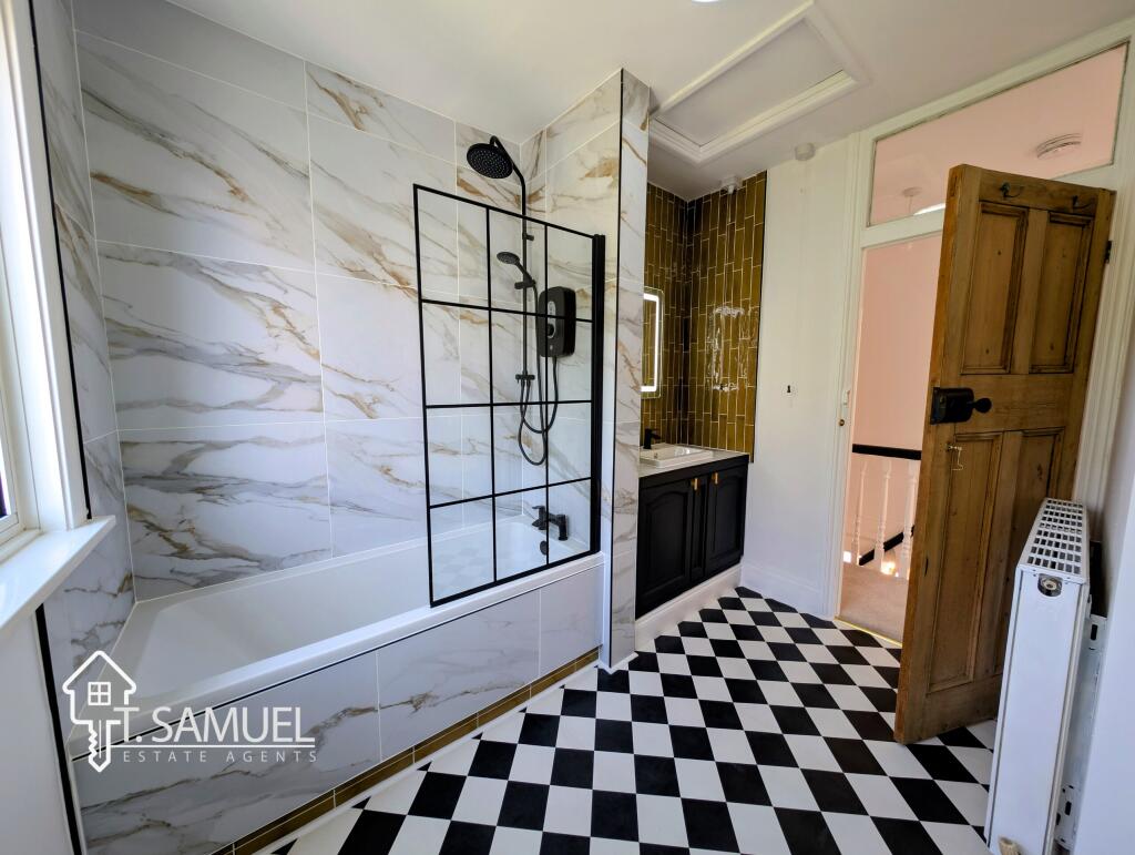 Upstairs bathroom