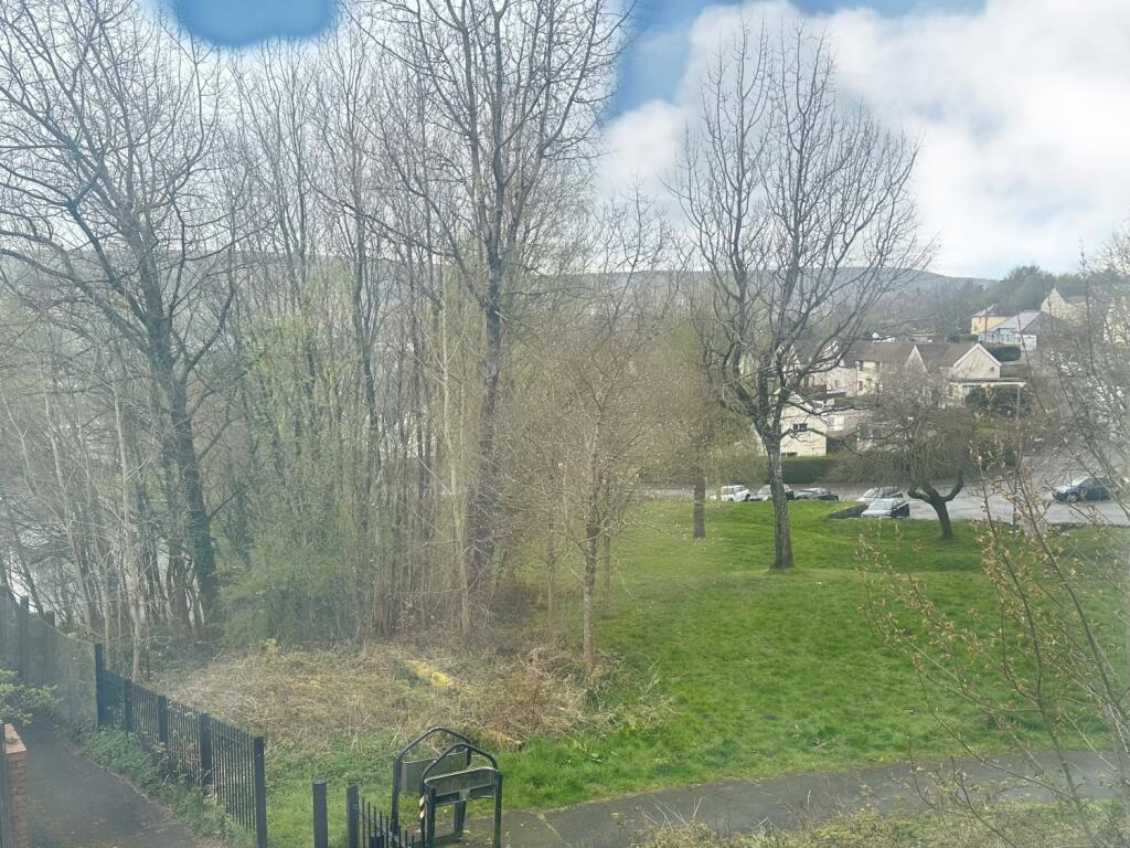 0C57D971-6F73-4ABF-A673-F4402CC6592B