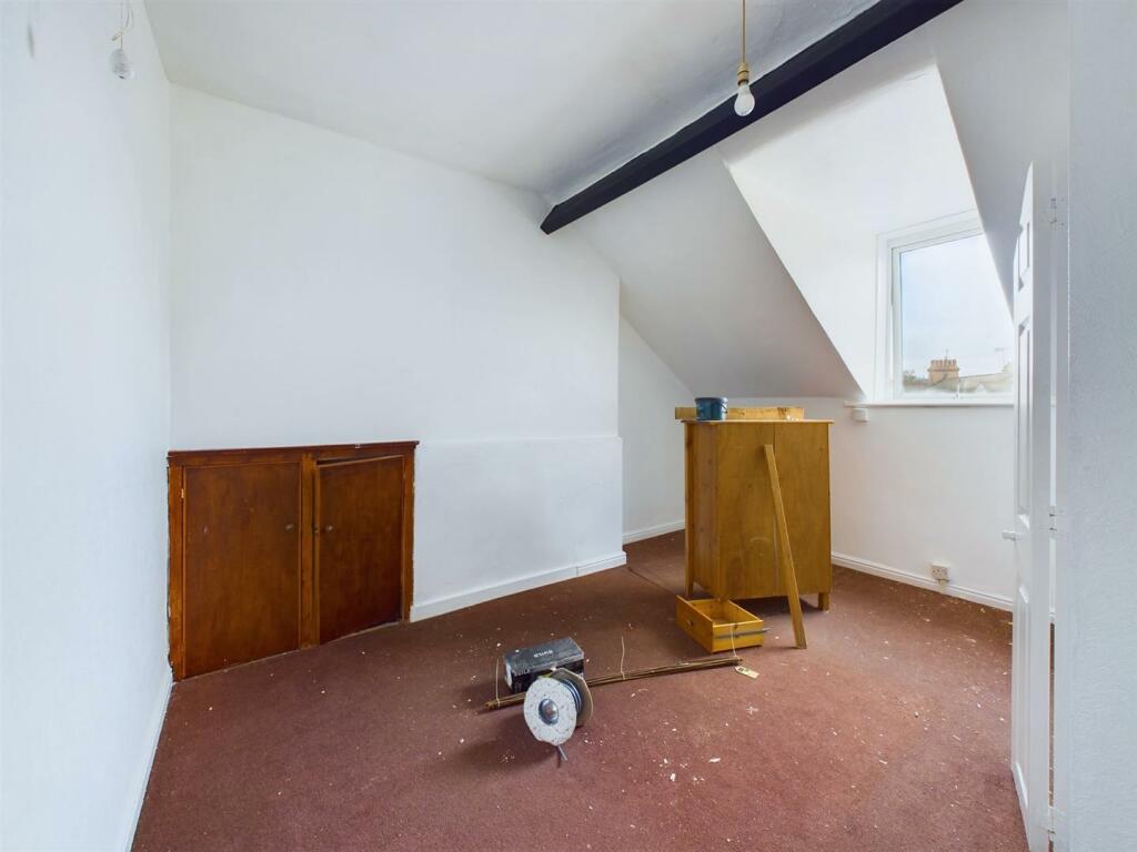 Bedroom: