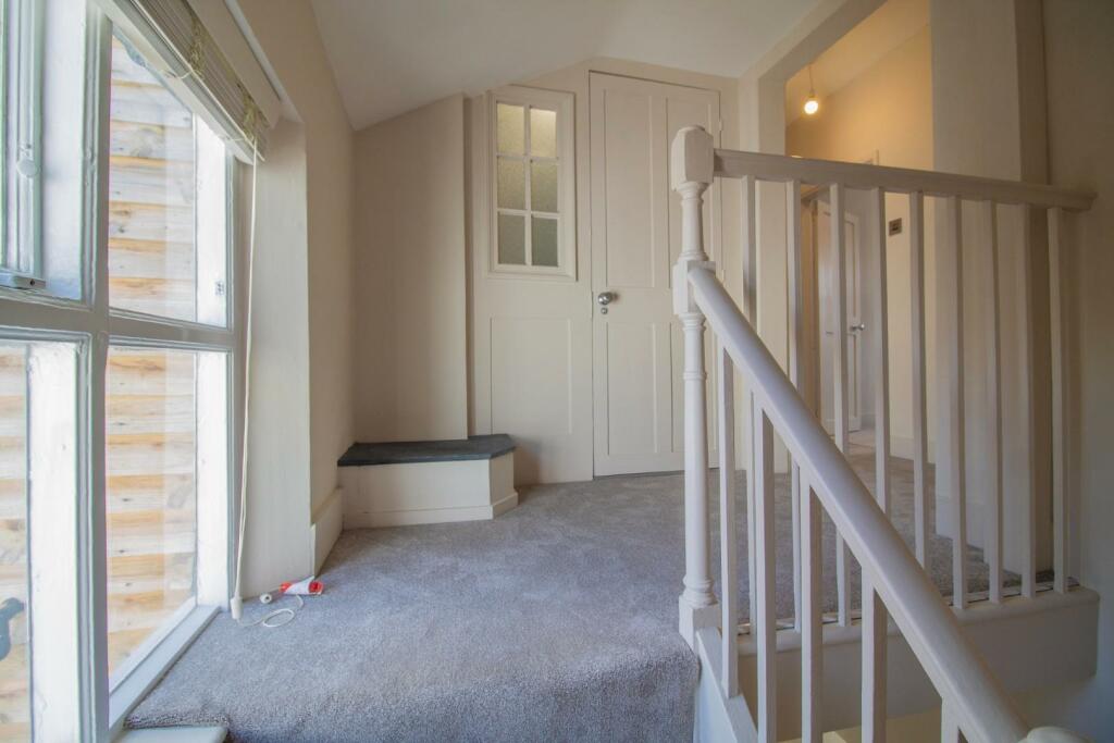 16 Whiting Street [Landing 01] WHATLEY LANE.jpg