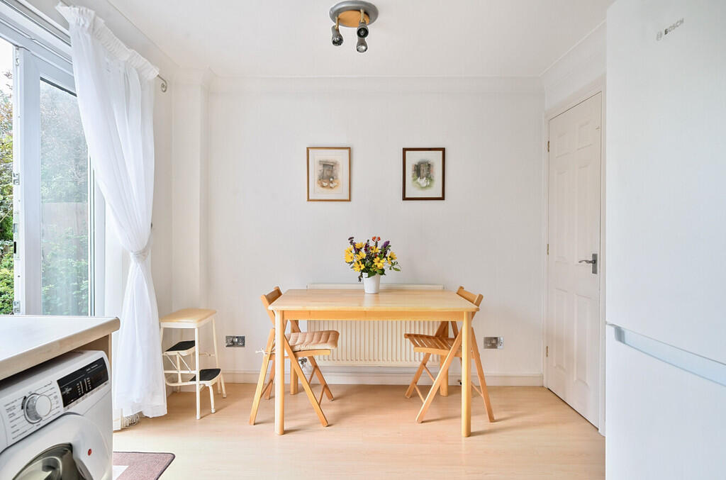 1329521-9-6880b67...