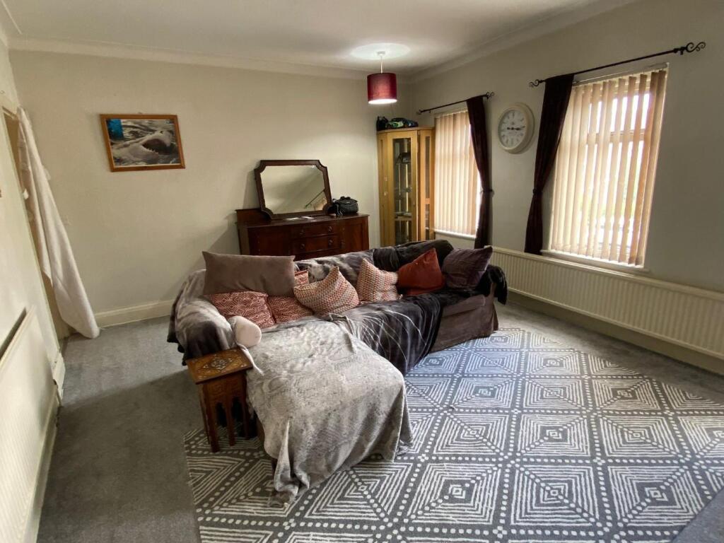 Lounge 2.jpg