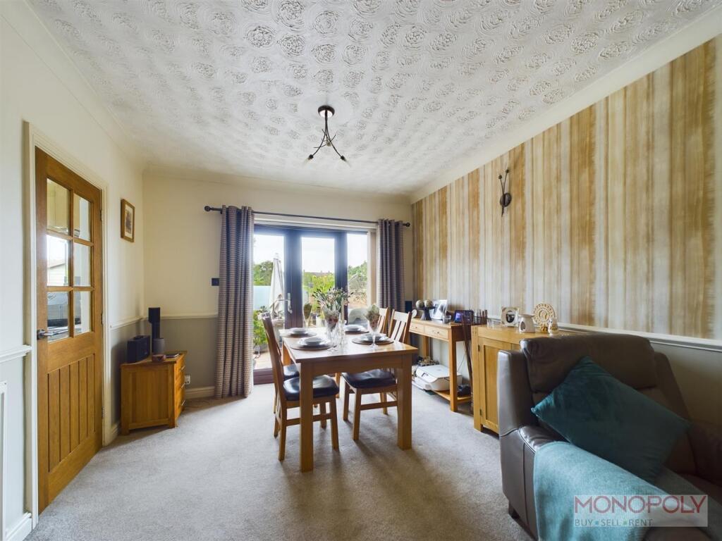 LIVING ROOM/ DINING ROOM