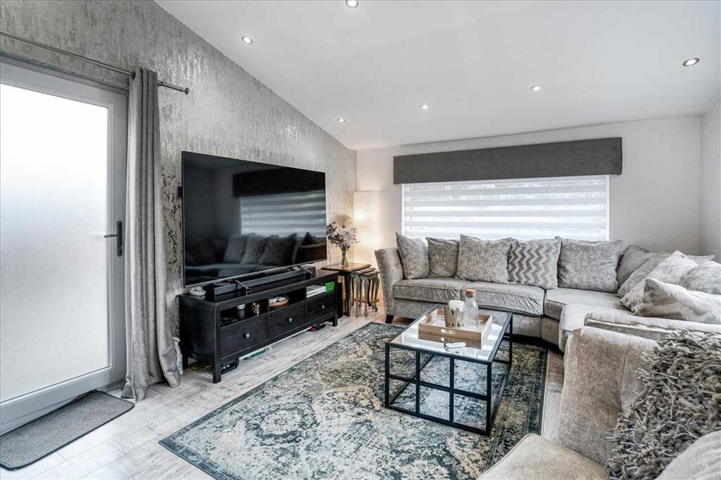 Family Room (1)