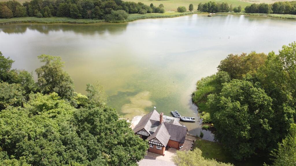 Boathouse Drone Photo (33).jpg