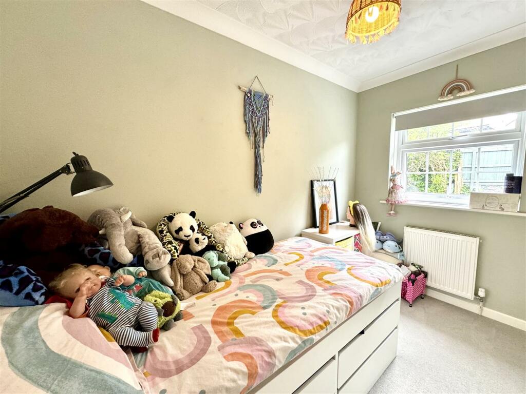 BEDROOM 2