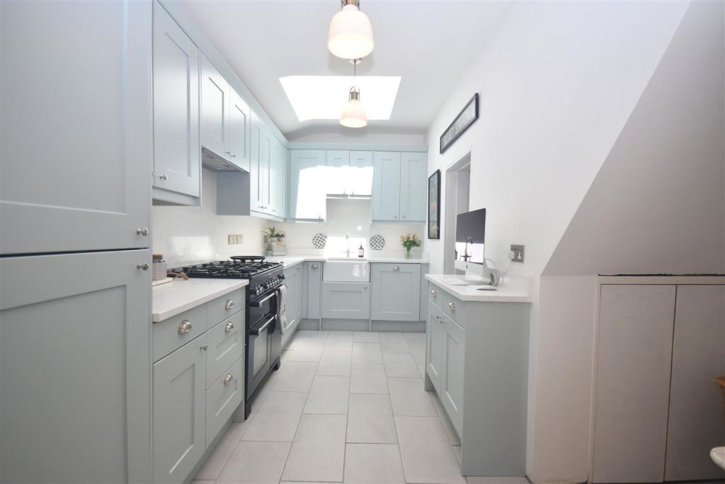 kitchen 3.jpg