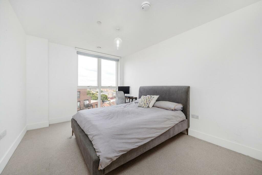 Bedroom 2.JPG