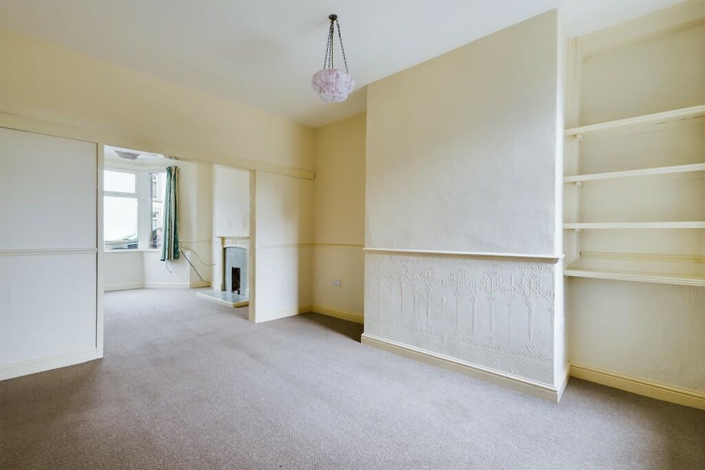 Open Plan Lounge ...