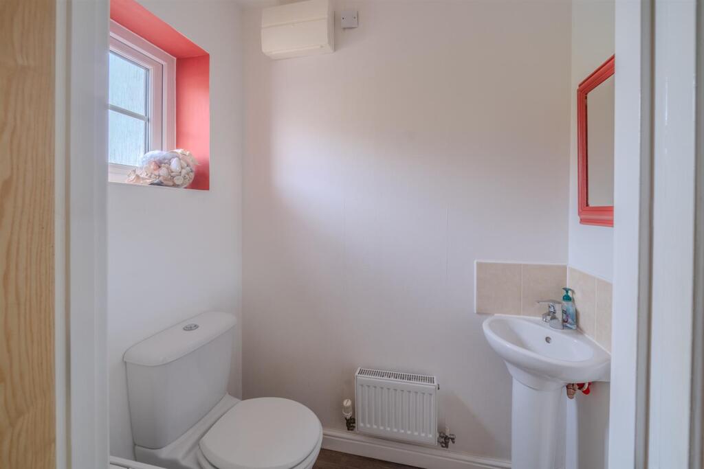 70 Heol Y Gros-15.jpg