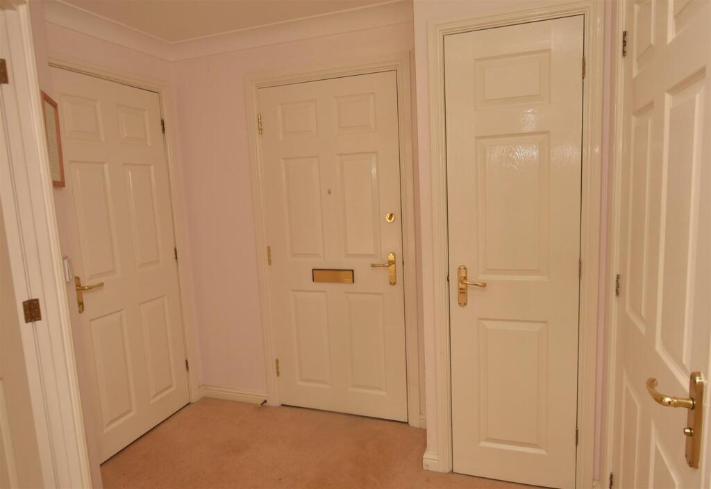 Private Entrance Hall