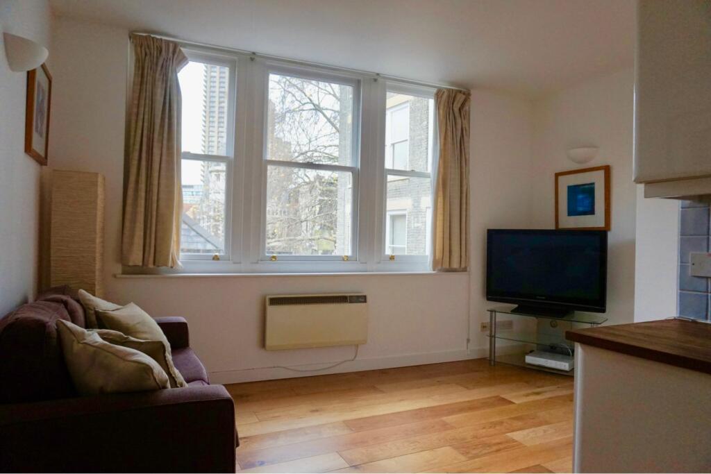 Lounge / Kitchen
