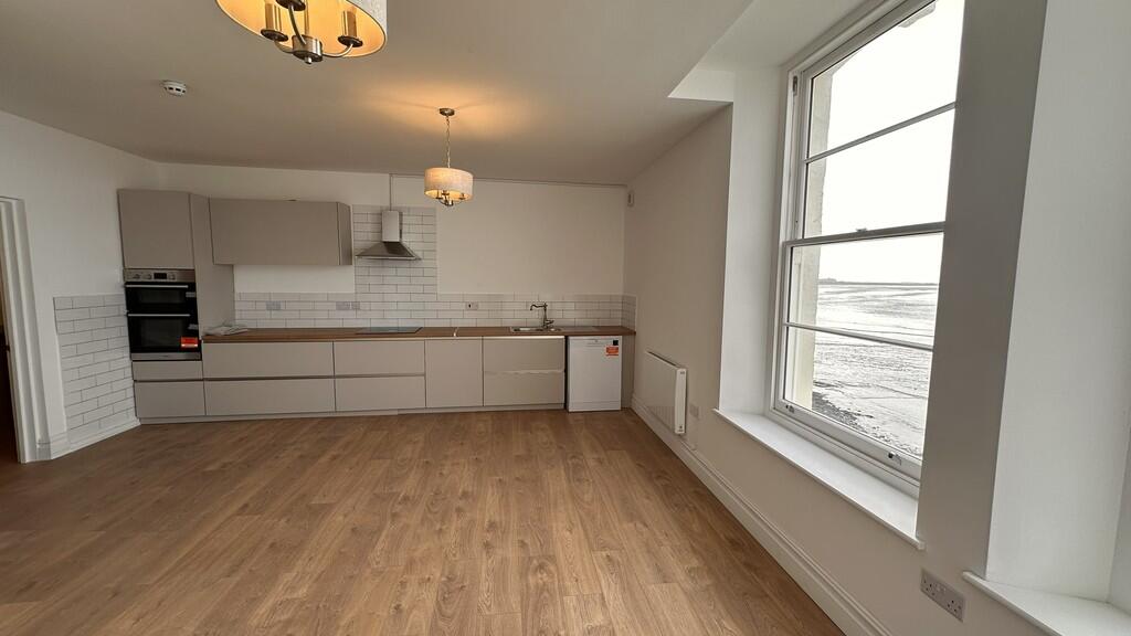 Loung/Kitchen