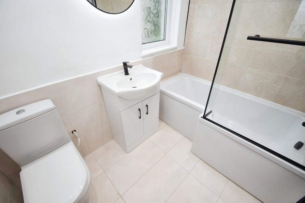 155b17a4-Bathroom