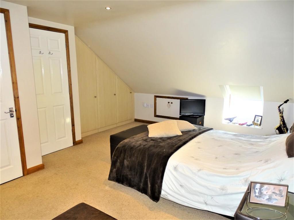 BUILT IN WARDROBES
