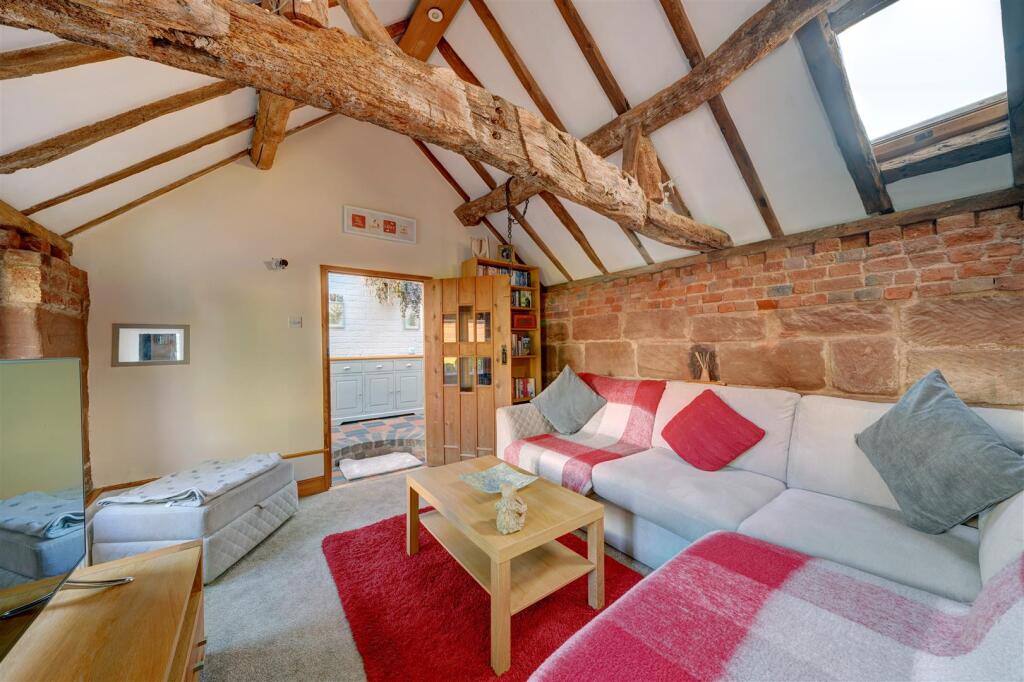 Parkfield Cottage (21).jpg