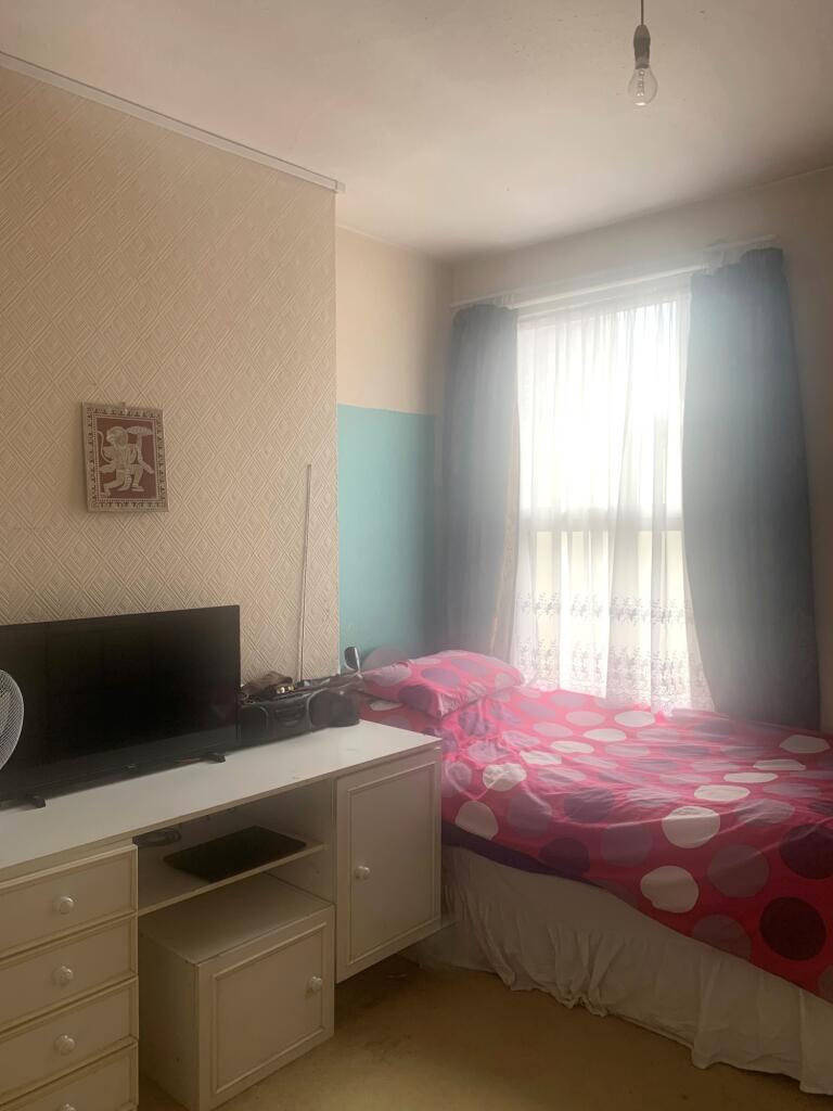 KINGS 2ND BED