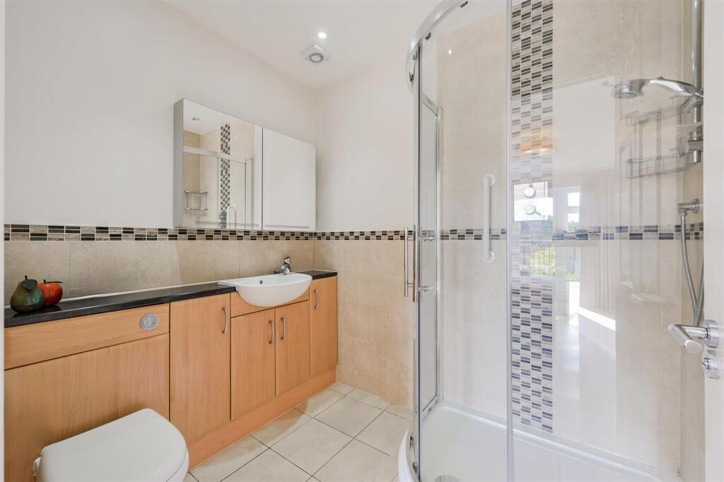 LONG ORCHARDS, FLAT 6 (7).jpg