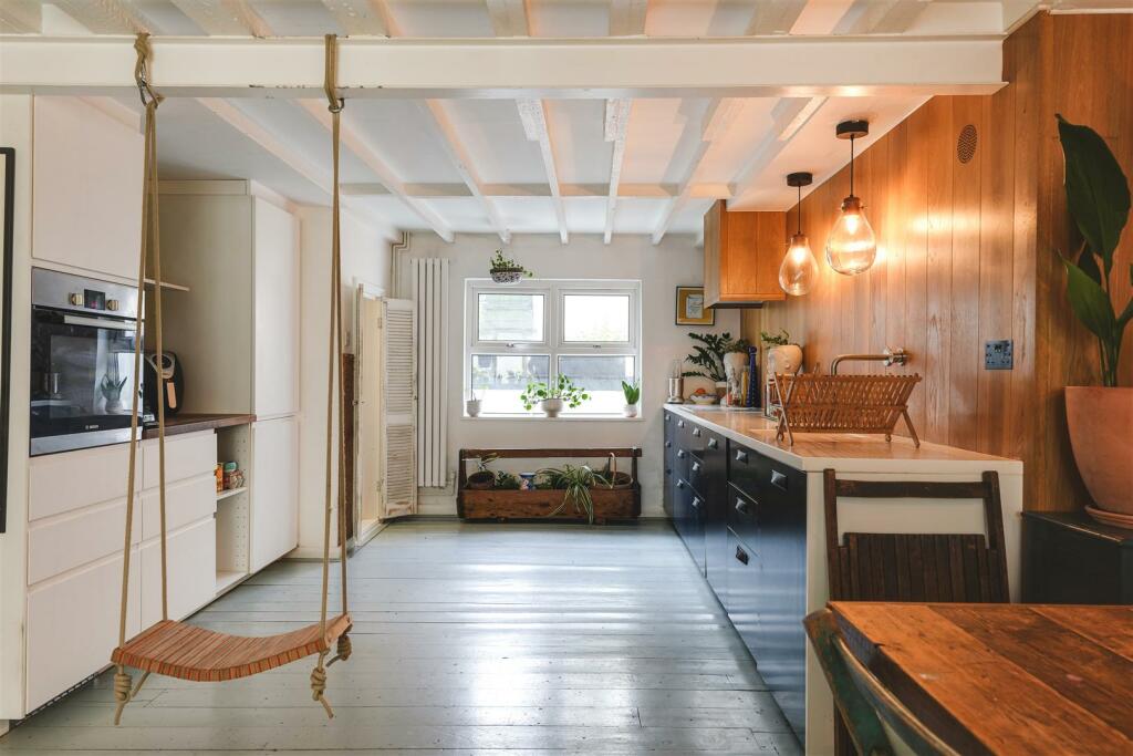 6a Median Road-28.jpg