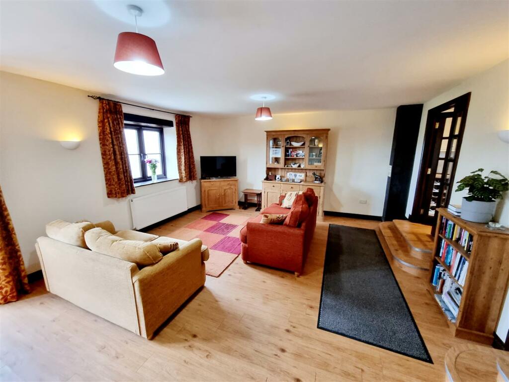 Sitting Area.jpg
