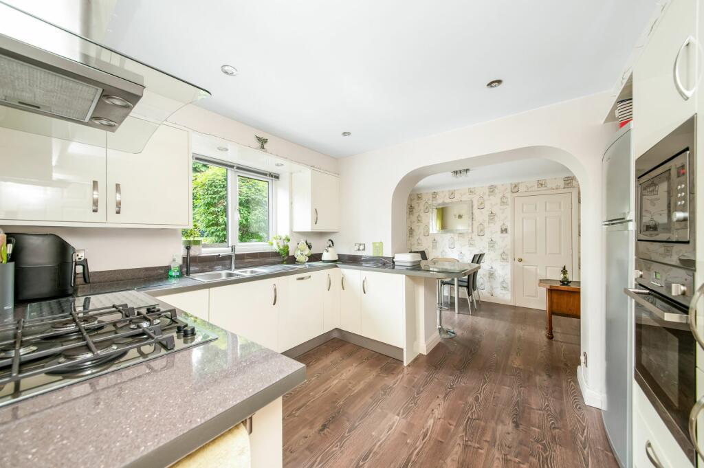 BREAKFAST KITCHEN - KITCHEN AREA