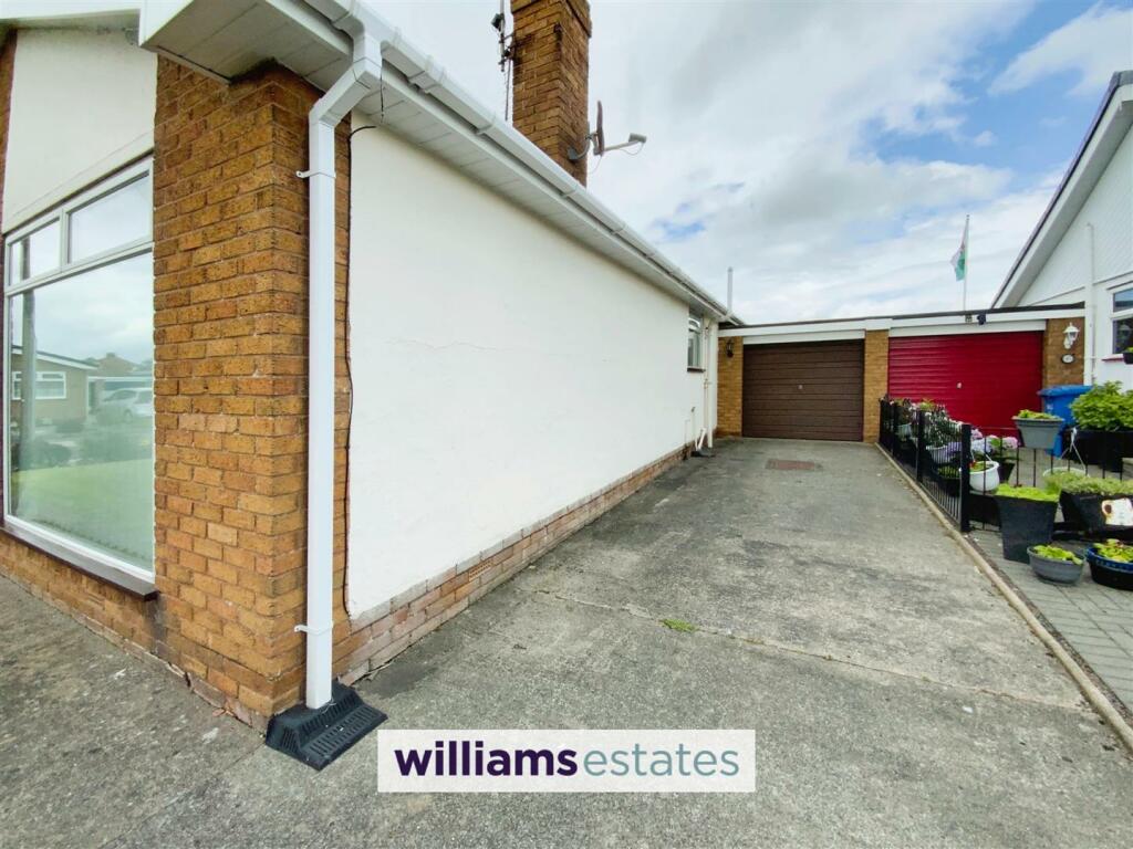 driveway &amp; garage