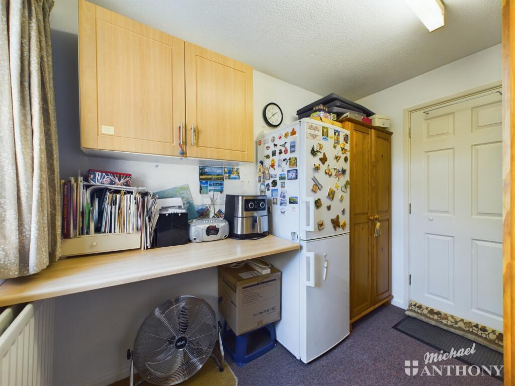 CAM02773G0-PR0240-STILL014