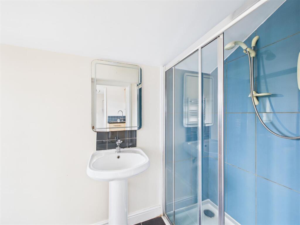 10 St Johns Road - 09.jpg