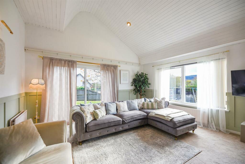 Lounge-Area.jpg