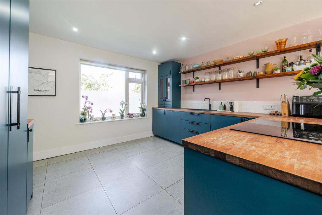 Court House, 20 Baker Street, Gayton (20).jpg