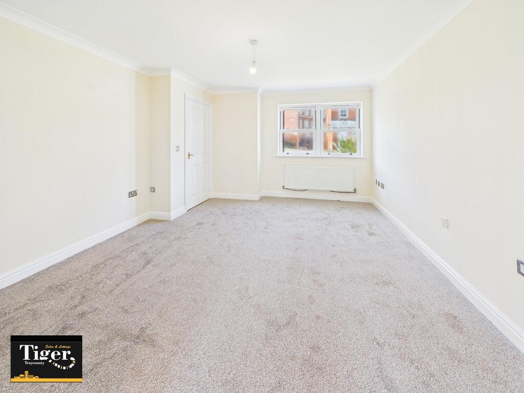 CAM02176G0-PR0701...