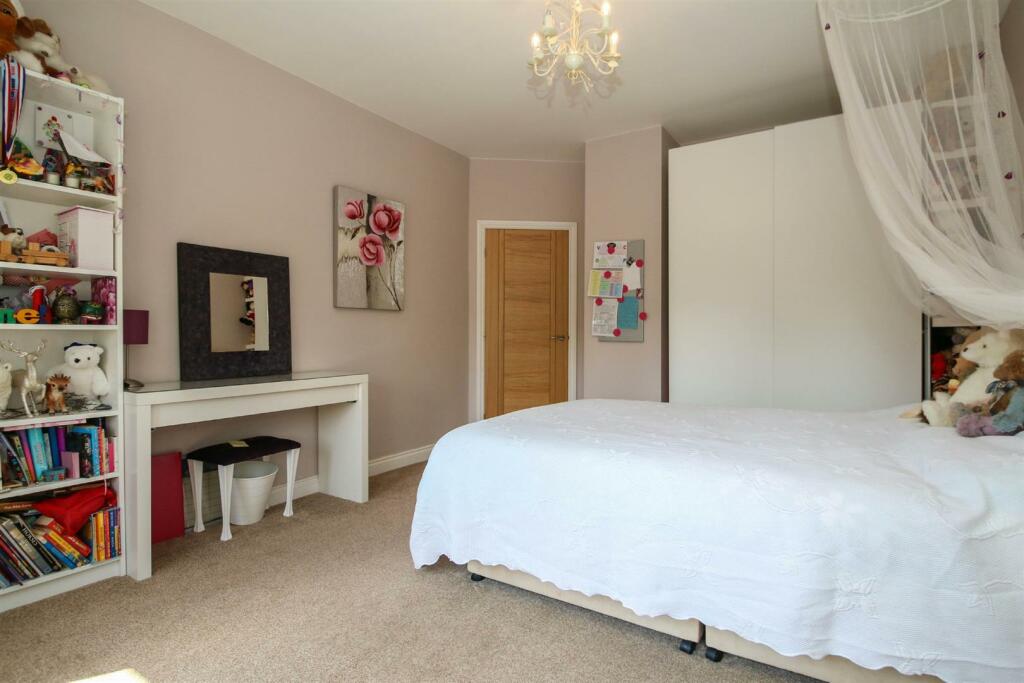 Bedroom 2 Aspect 2.jpg