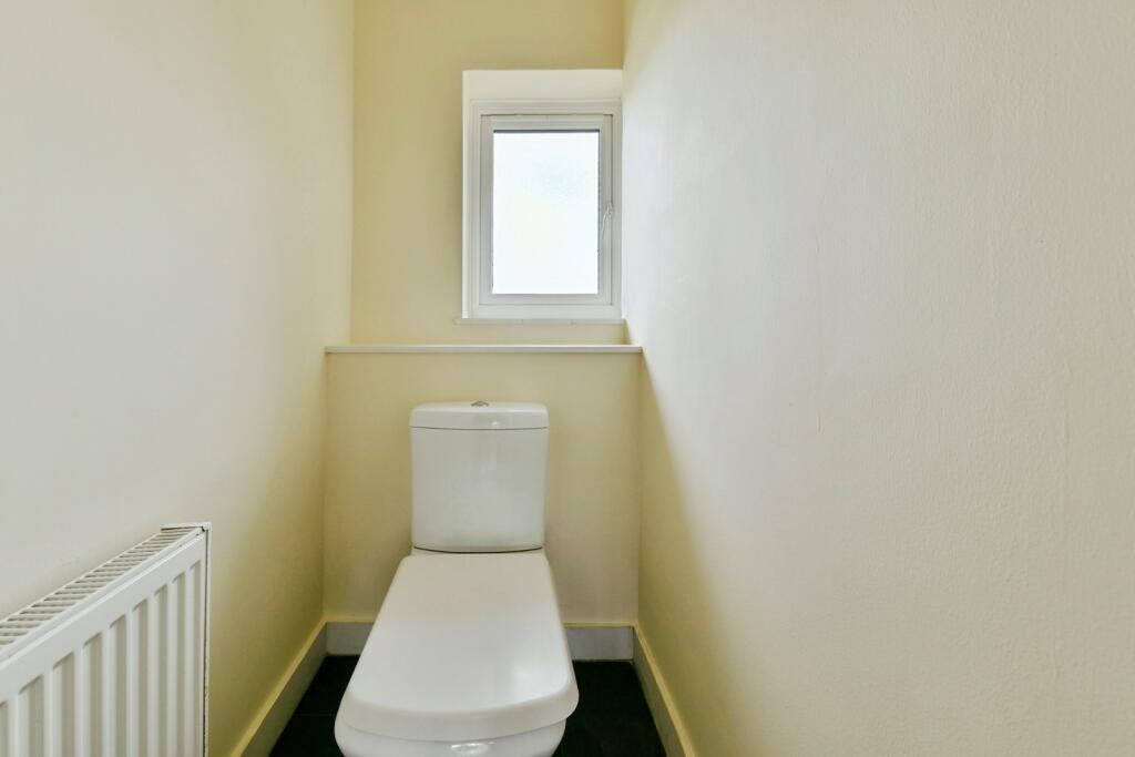 Toliet