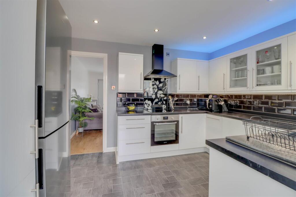 1 MCCLAREN WAY-4.jpg