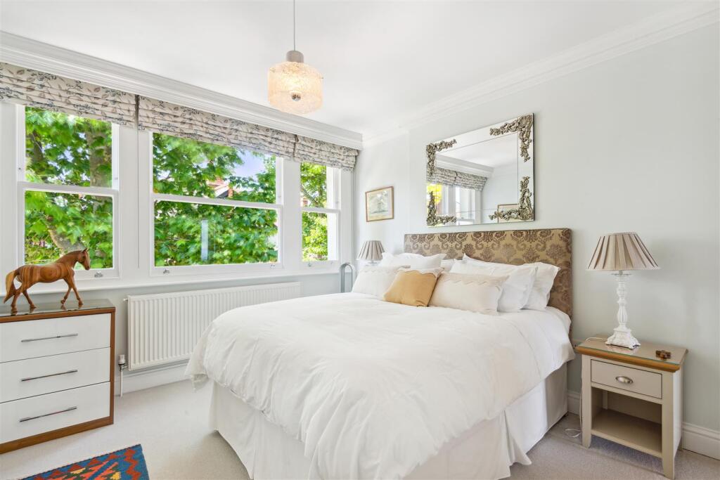 Abinger Road, W4 - FOR SALE
