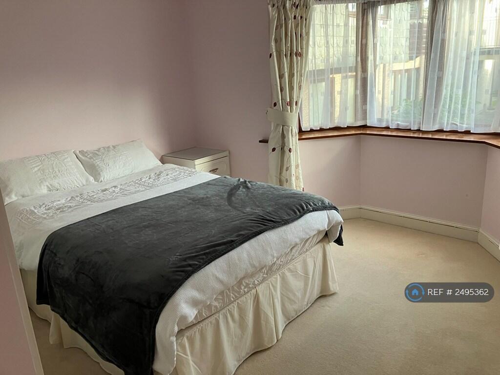 Bedroom 2 - Large Built In Storage 