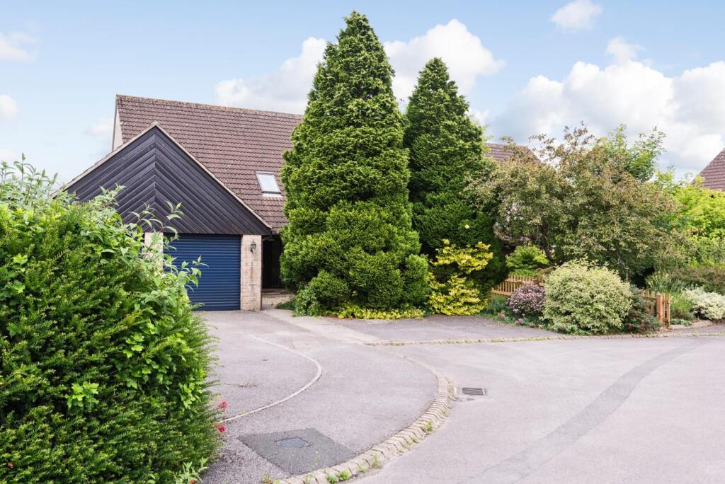 12 Trimnells, Colerne, Wiltshire SN14 8EP-2 (1).jp